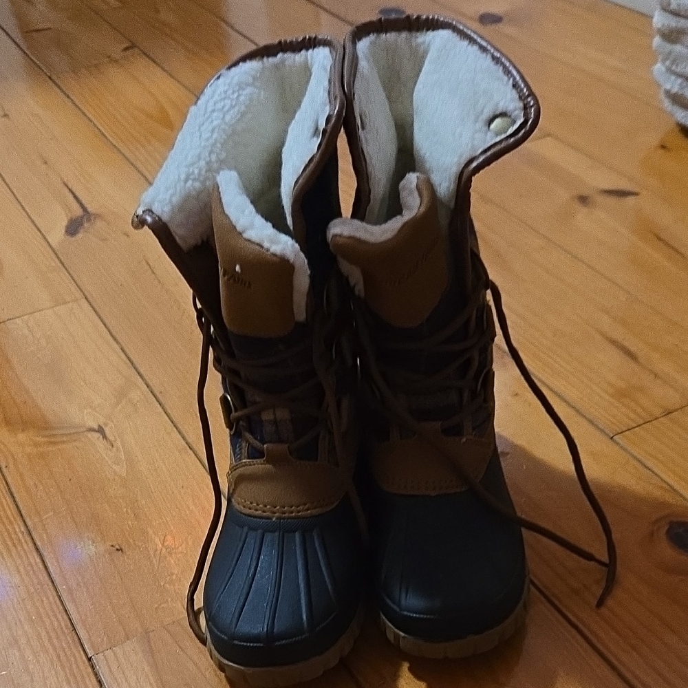 Brown and Black Winter Boots with Fur Lining